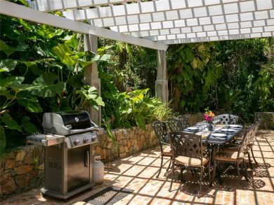 St. John Home 945330