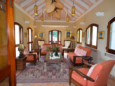 St. John Home 945333