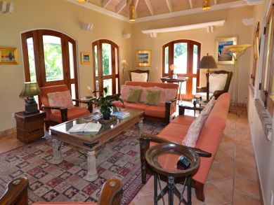 St. John Home 945333