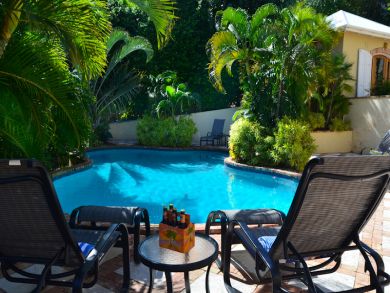St. John Home 945333