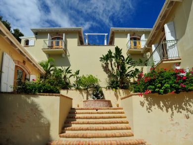 St. John Home 945333