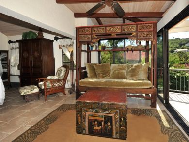St. John Home 945345