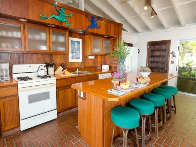St. John Home 945346