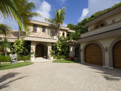 St. John Home 945364