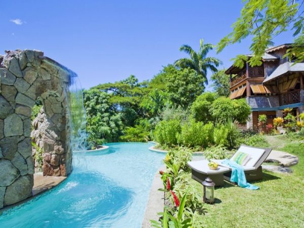5 Bedroom Walk to Beach Tropical St Lucia Oasis!