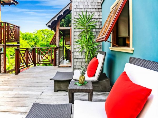 5 Bedroom Walk to Beach Tropical St Lucia Oasis!