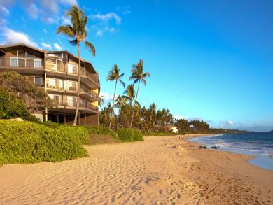 Charming Two Bedroom Condo Sleeps 4 Guests Steps to Beach