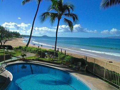 Charming Two Bedroom Condo Sleeps 4 Guests Steps to Beach