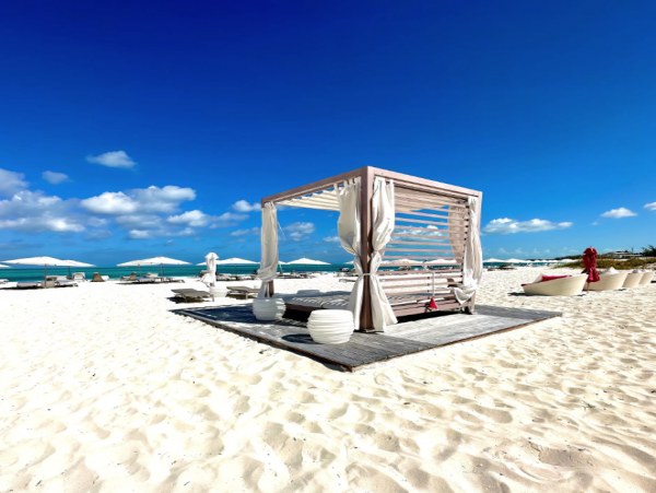 Deluxe Oceanfront Suite