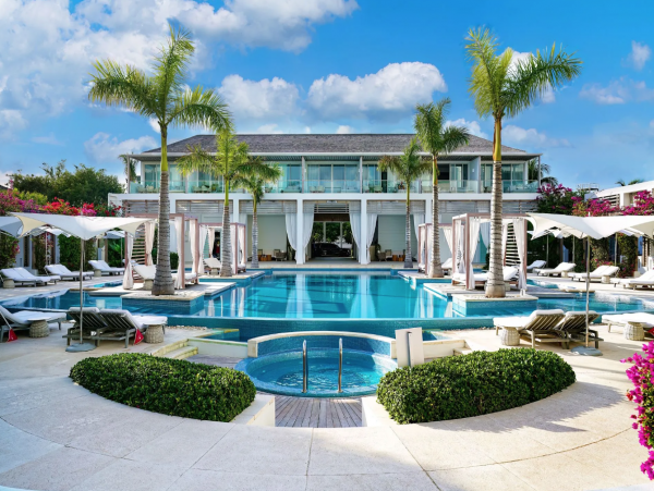 Deluxe Oceanfront Suite