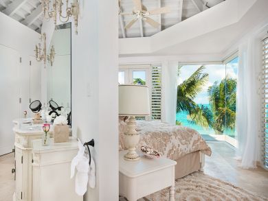 Beachfront Luxury as its finest!!