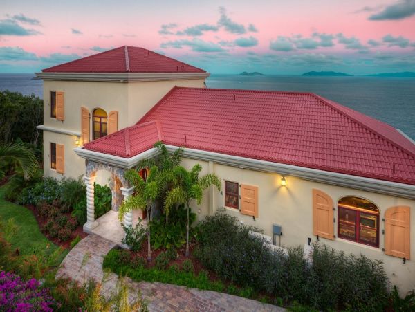 Luxury Seafront Five Bedroom Vacation Home in St. Thomas