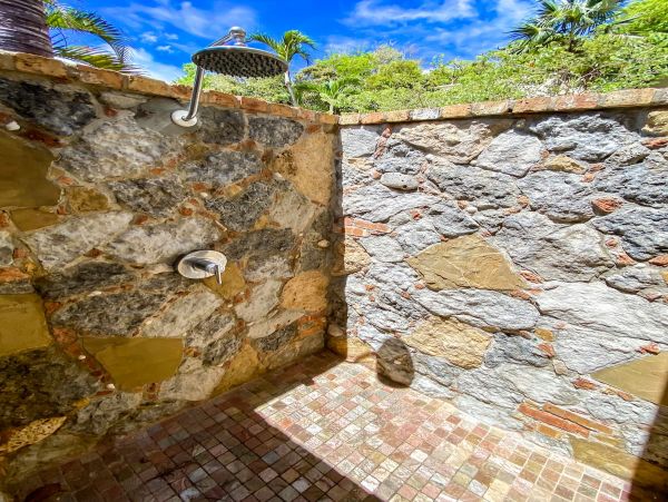 Luxury Seafront Five Bedroom Vacation Home in St. Thomas