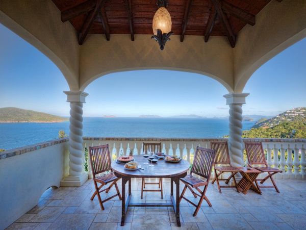 Luxury Seafront Five Bedroom Vacation Home in St. Thomas
