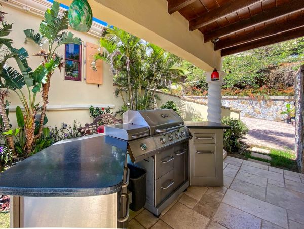 Luxury Seafront Five Bedroom Vacation Home in St. Thomas