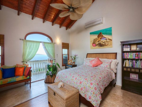 Luxury Seafront Five Bedroom Vacation Home in St. Thomas