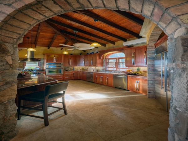 Luxury Seafront Five Bedroom Vacation Home in St. Thomas