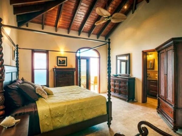 St. Thomas Luxury Vacation Pool Home With Six Bedrooms