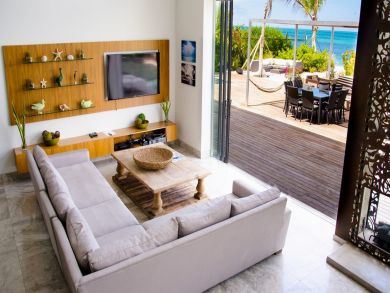 Full Service Luxury 9 Bedroom Beachfront Villa