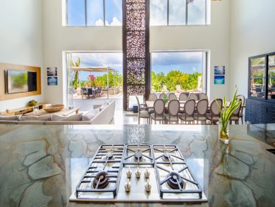 Full Service Luxury 9 Bedroom Beachfront Villa