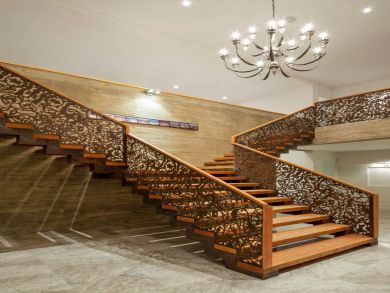 Full Service Luxury 9 Bedroom Beachfront Villa