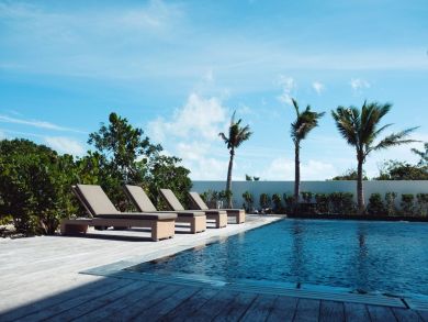 Full Service Luxury 9 Bedroom Beachfront Villa