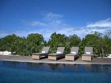 Full Service Luxury 9 Bedroom Beachfront Villa
