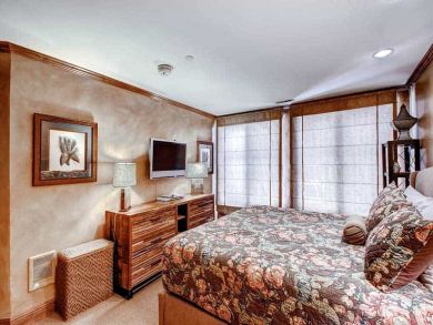 Walk to Lionshead Gondola from this Platinum Rated Condo