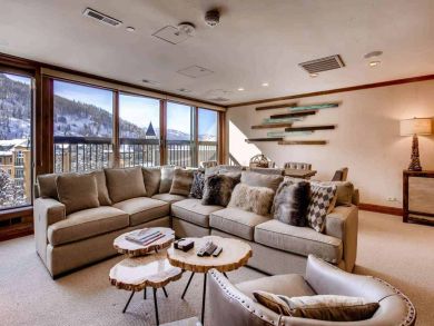 Walk to Lionshead Gondola from this Platinum Rated Condo