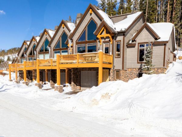Upscale Winter Park Townhome Private Hot Tub & Mountain View