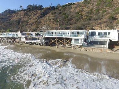 Luxury Oceanfront Four Bedroom Vacation Home in Malibu