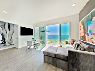Luxury Oceanfront Four Bedroom Vacation Home in Malibu