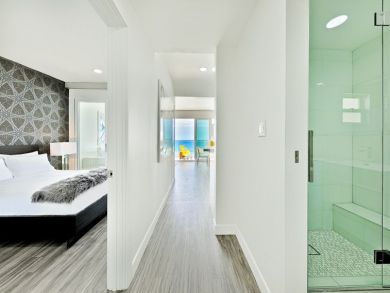 Luxury Oceanfront Four Bedroom Vacation Home in Malibu