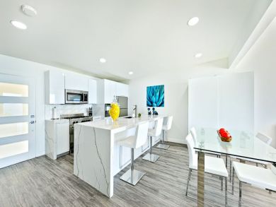 Luxury Oceanfront Four Bedroom Vacation Home in Malibu