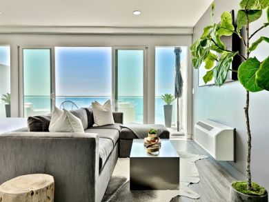 Luxury Oceanfront Four Bedroom Vacation Home in Malibu