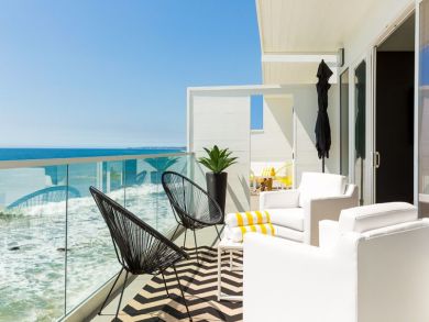 Luxury Oceanfront Four Bedroom Vacation Home in Malibu