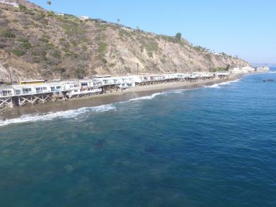 Luxury Oceanfront Four Bedroom Vacation Home in Malibu