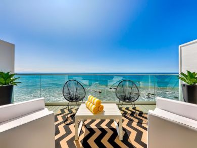 Luxury Oceanfront Four Bedroom Vacation Home in Malibu