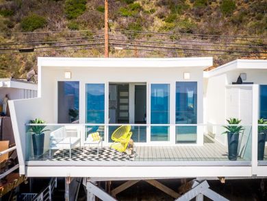 Luxury Oceanfront Four Bedroom Vacation Home in Malibu