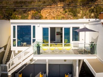Luxury Oceanfront Four Bedroom Vacation Home in Malibu