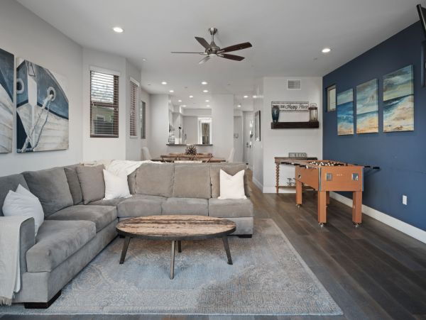 Five Bedroom Townhome in Pacific Beach One Block From Beach