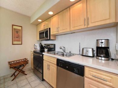 One Bedroom Oceanfront Vacation Condo in Kaanapali
