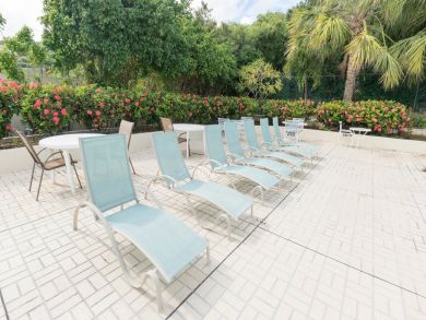 St. Thomas Vacation Rental Condo One Bedroom Sleeps Five