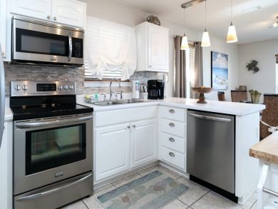 Navarre Beach Vacation Rental Condo Three Bedrooms Sleeps 6