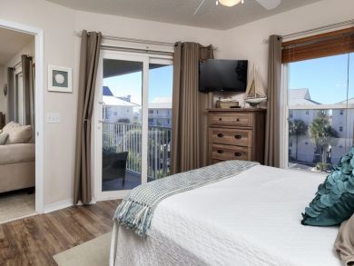 Navarre Beach Vacation Rental Condo Three Bedrooms Sleeps 6