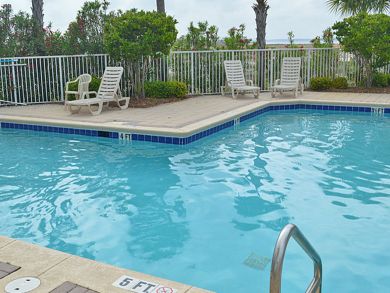 Navarre Beach Vacation Rental Condo Three Bedrooms Sleeps 6