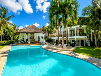 Luxury villa on Golf Course