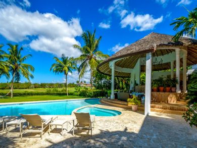 Luxury villa on Golf Course