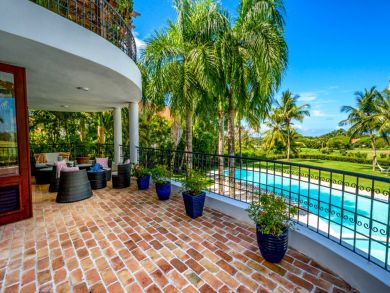 Luxury villa on Golf Course