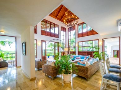 Luxury villa on Golf Course